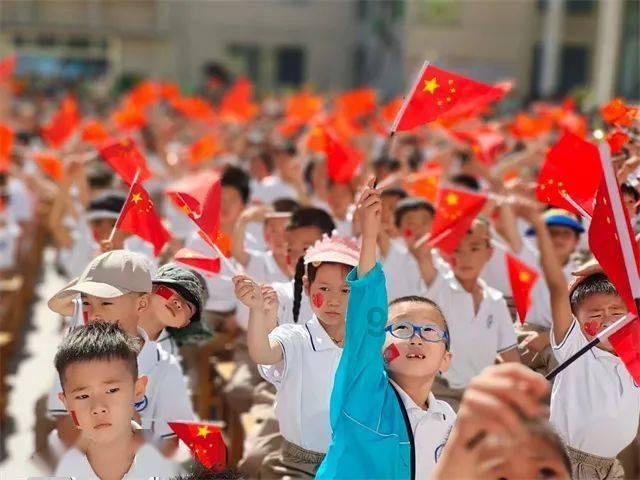 雄性东北虎和乌苏里江公棕熊，谁是西伯利亚地区的“老大”？